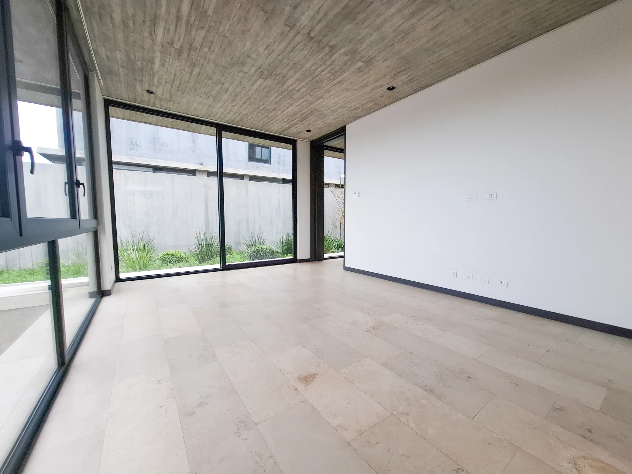 Casa en Venta Corredora de propiedades en La Dehesa en Lo Barnechea